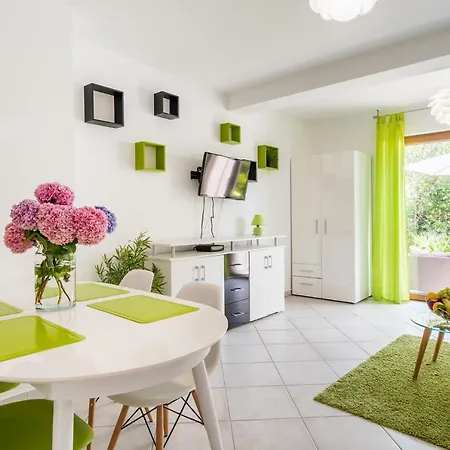 Downtown Dorian And Nadia Опатия