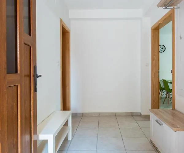 Downtown Dorian And Nadia Apartman *