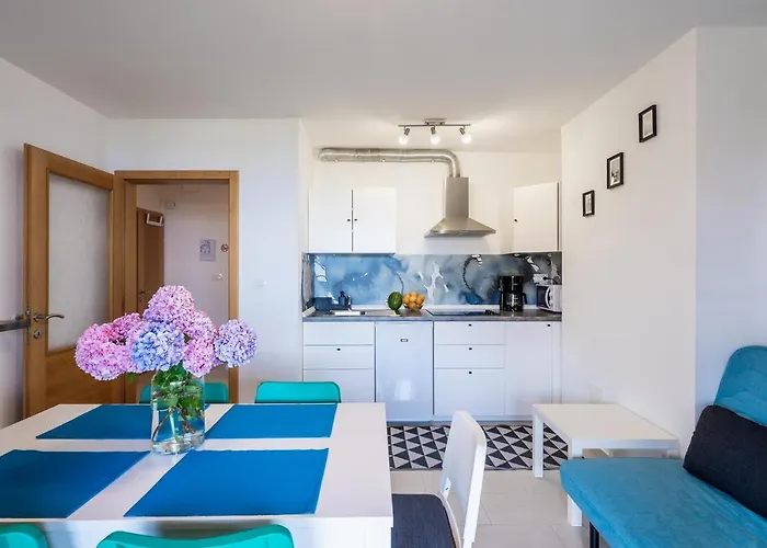 Downtown Dorian And Nadia Apartman